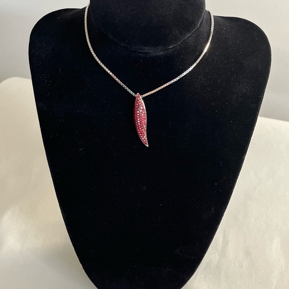 Swarovski Red Crystal Enamel Silver Tone Box Style Chain Pendant Necklace EUC - Picture 3 of 15